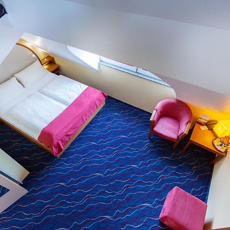 Hotel Am Schillerpark Esslingen am Neckar Екстер'єр фото