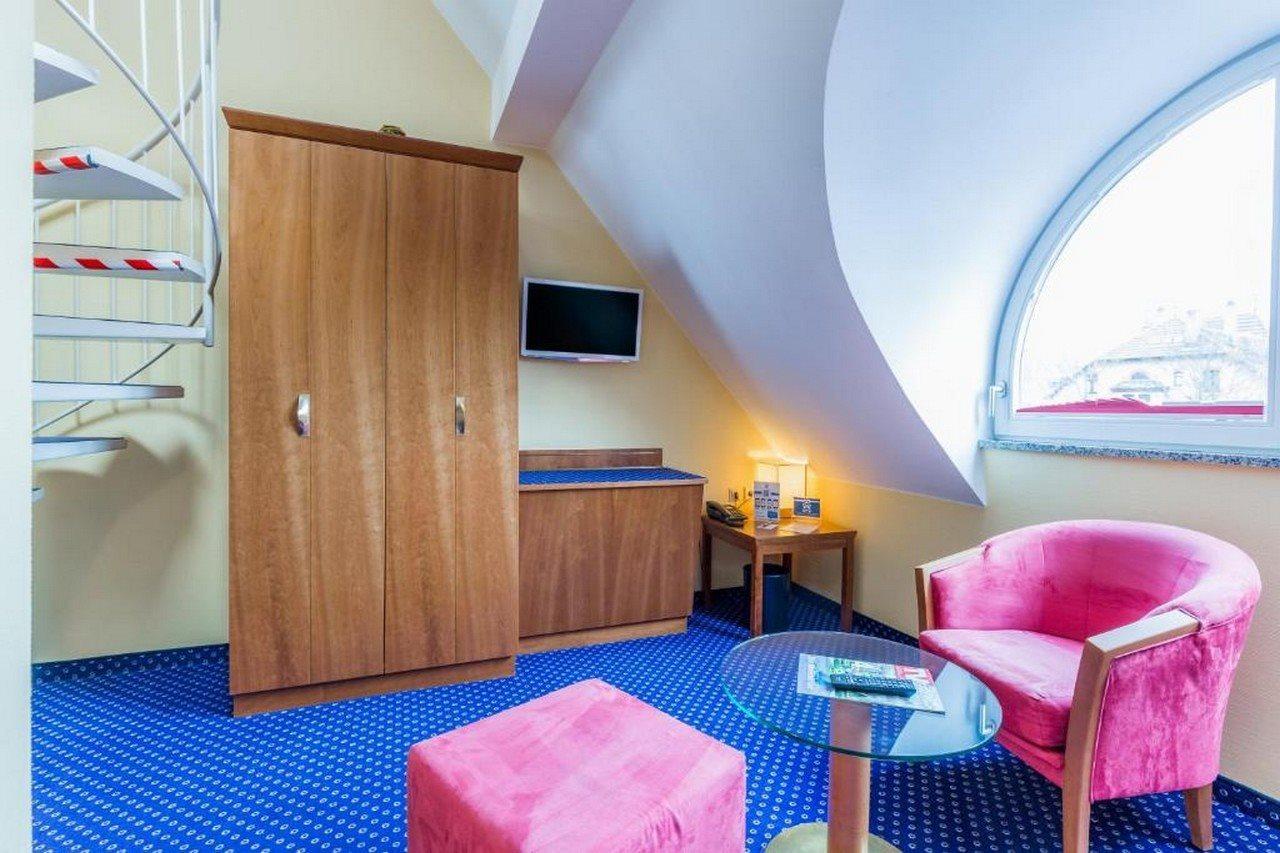 Hotel Am Schillerpark Esslingen am Neckar Екстер'єр фото
