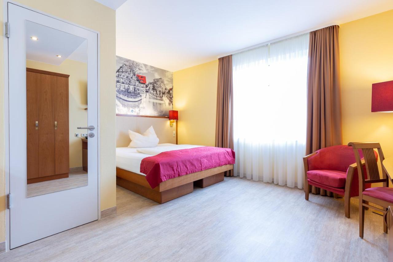 Hotel Am Schillerpark Esslingen am Neckar Екстер'єр фото