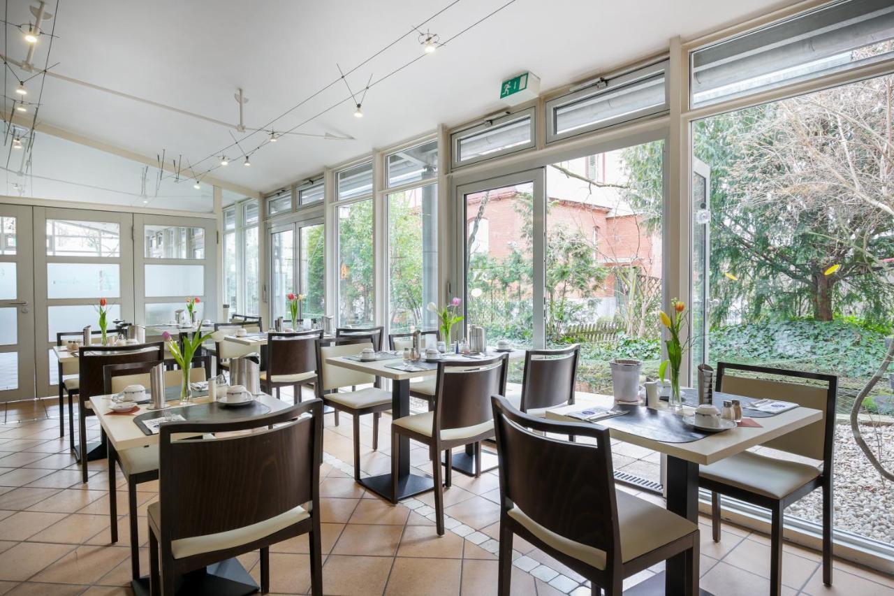Hotel Am Schillerpark Esslingen am Neckar Екстер'єр фото