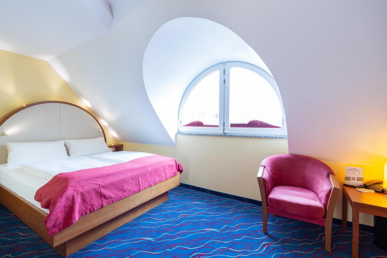 Hotel Am Schillerpark Esslingen am Neckar Екстер'єр фото