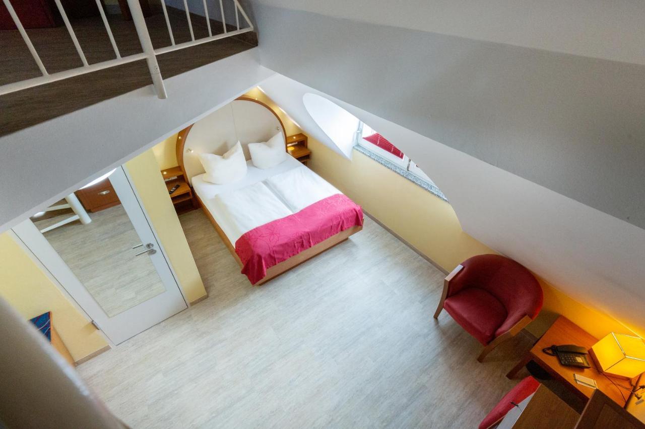 Hotel Am Schillerpark Esslingen am Neckar Екстер'єр фото