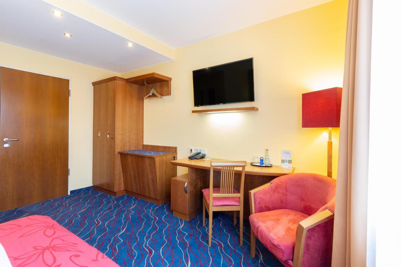 Hotel Am Schillerpark Esslingen am Neckar Екстер'єр фото