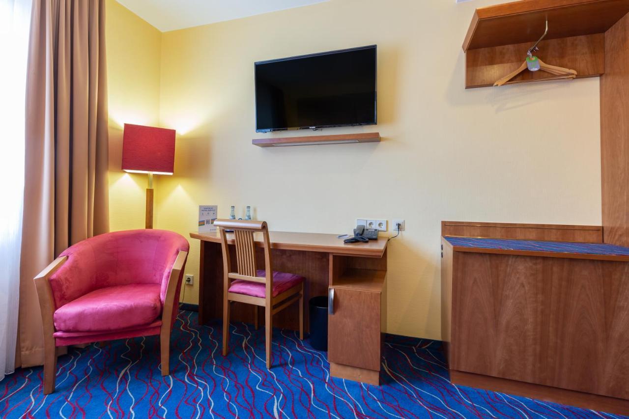 Hotel Am Schillerpark Esslingen am Neckar Екстер'єр фото