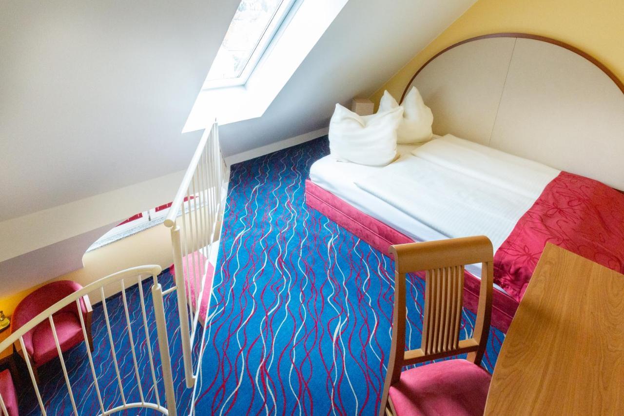 Hotel Am Schillerpark Esslingen am Neckar Екстер'єр фото