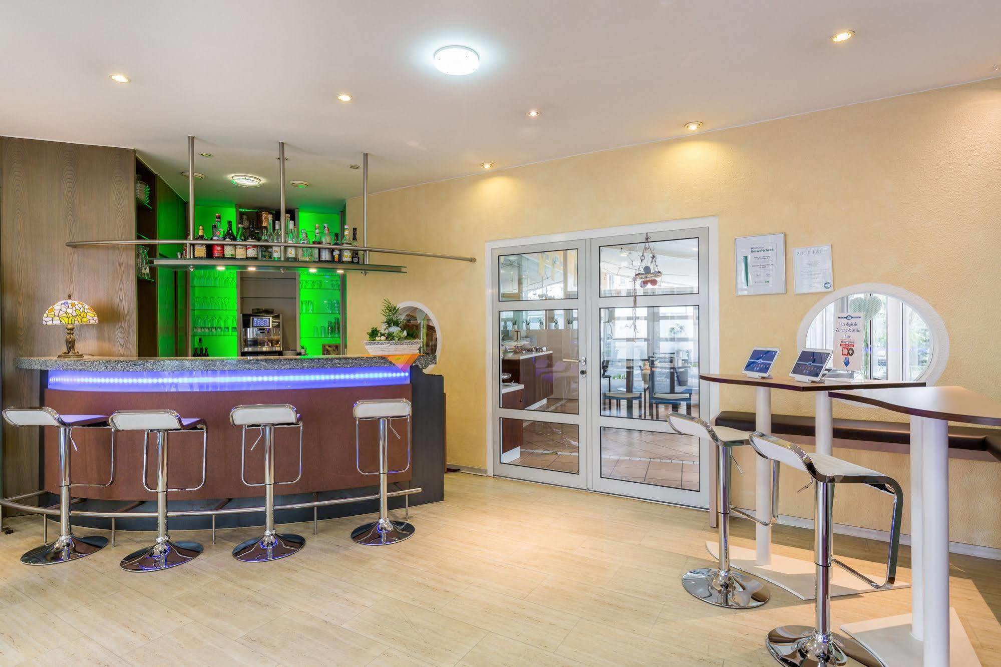 Hotel Am Schillerpark Esslingen am Neckar Екстер'єр фото