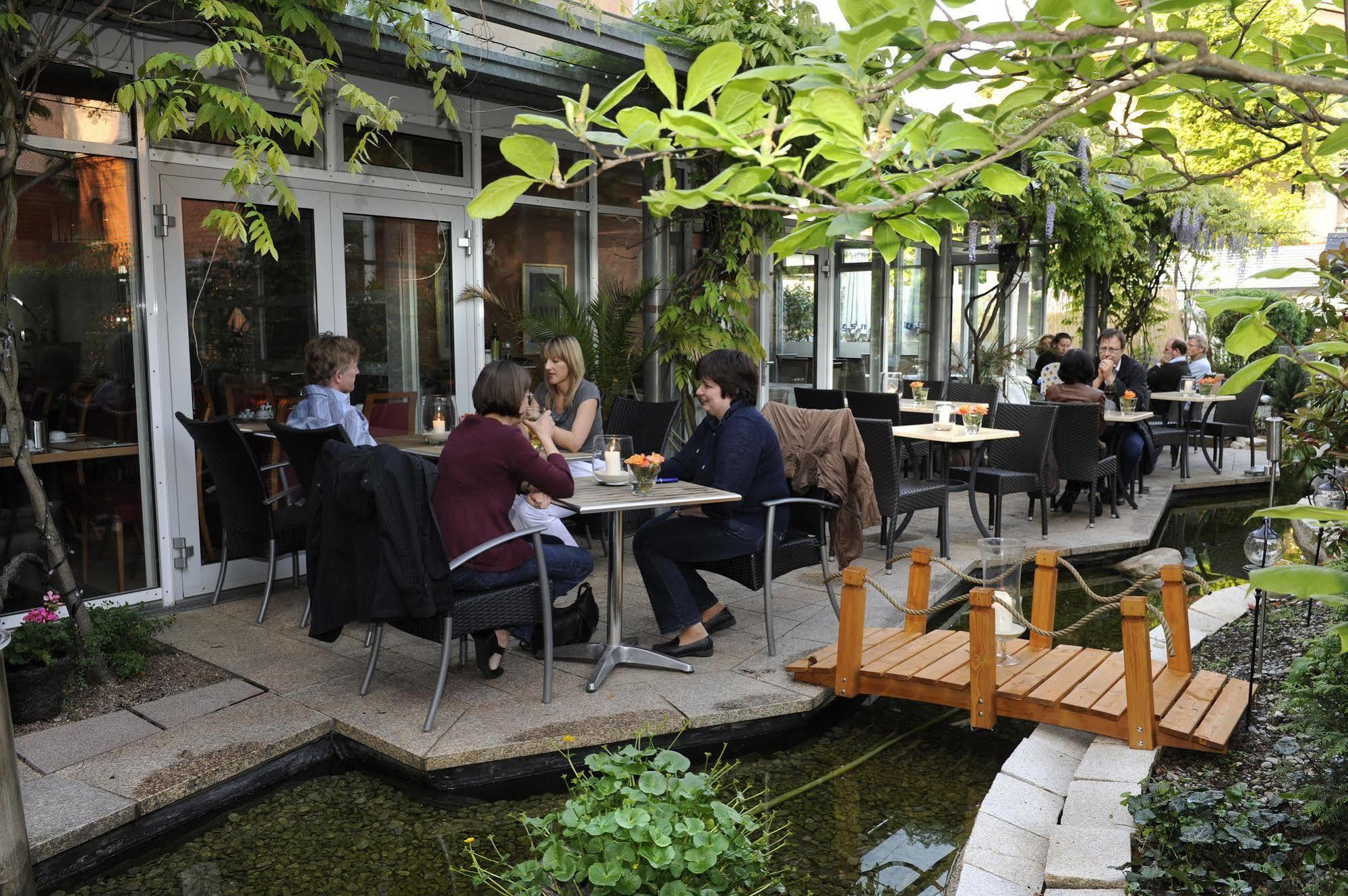Hotel Am Schillerpark Esslingen am Neckar Екстер'єр фото