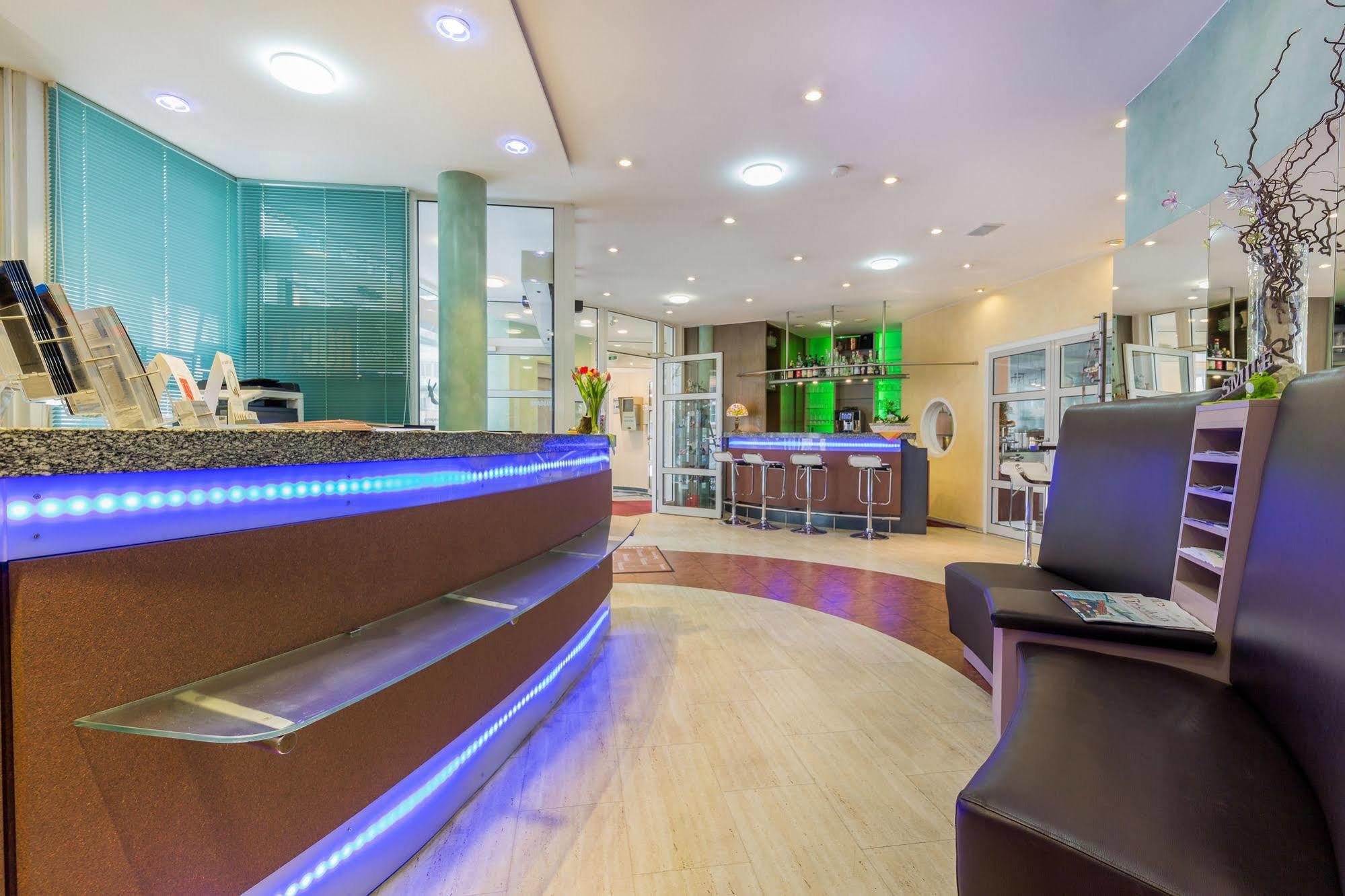 Hotel Am Schillerpark Esslingen am Neckar Екстер'єр фото
